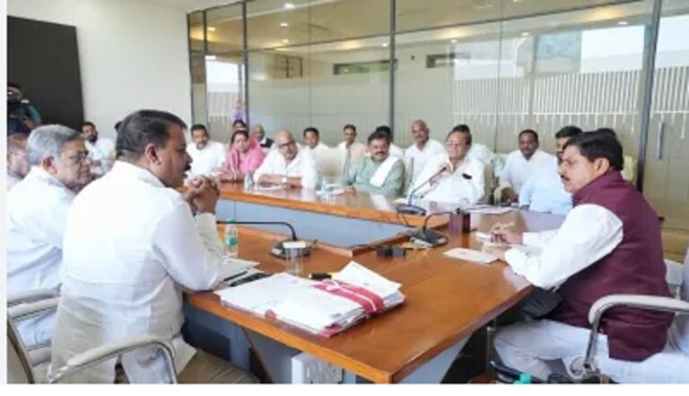 कांग्रेस विधायकों से मिले सीएम मोहन यादव, कहा-‘विधानसभा क्षेत्र का विजन डॉक्यूमेंट बनाएं, सरकार पूरी मदद करेगी’