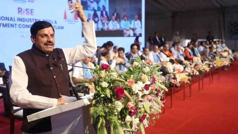 अब रतलाम में भी उतरेंगे जेट, सीएम मोहन यादव ने दी करोड़ों की सौगात, जानें किसे क्या मिला?